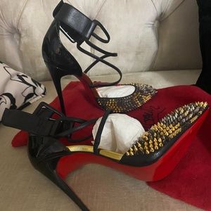COPY - CHRITIAN LOUBOUTIN SPIKE PUMPS